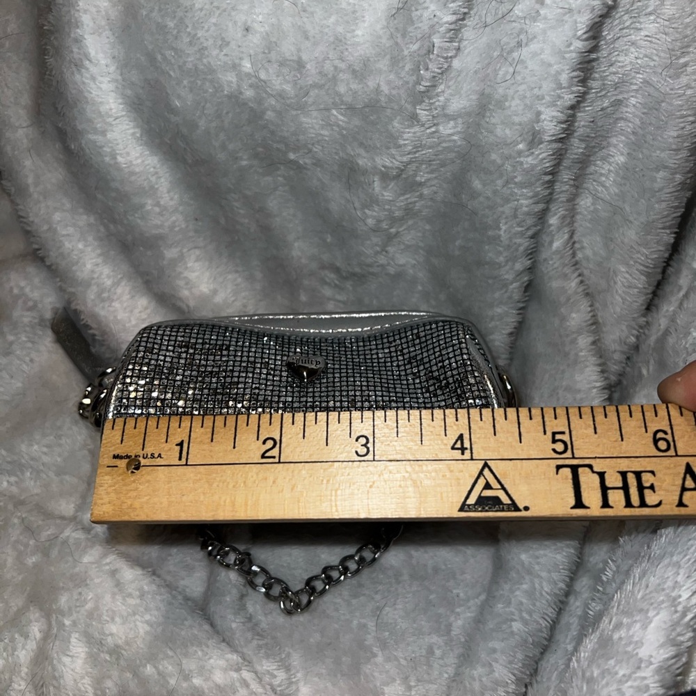 Small silver barrel style juicy couture coin bag - Picture 7 of 9